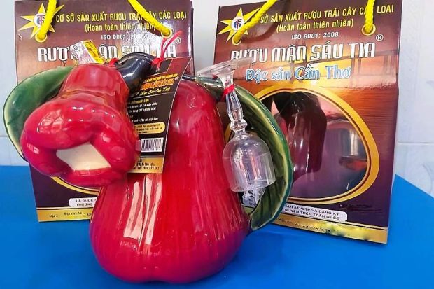 Món ăn ngon ở Cần Thơ - Rượu mận Sáu Tia