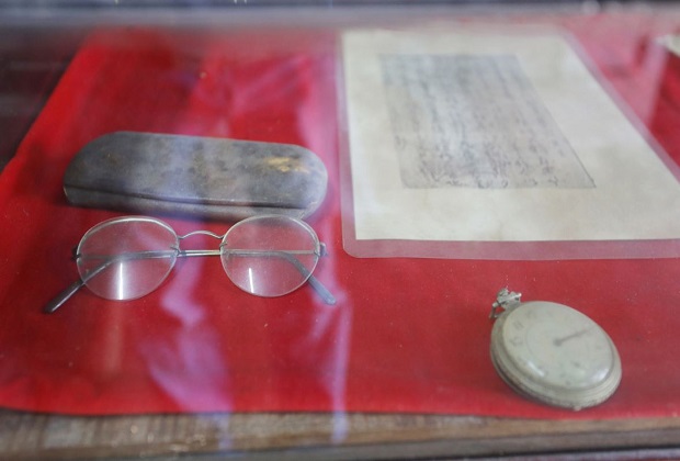 nhà lưu niệm huỳnh thúc kháng - nơi lưu giữ tư liệu