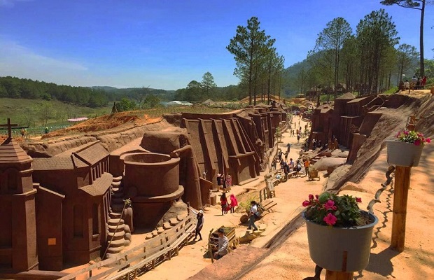 tour du lịch Đà Lạt - Làng Đất Sét