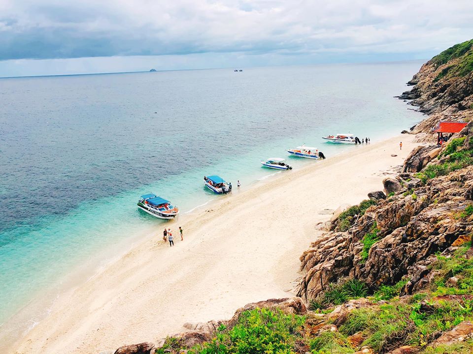V&eacute; m&aacute;y bay đi C&ocirc;n Đảo th&aacute;ng 10