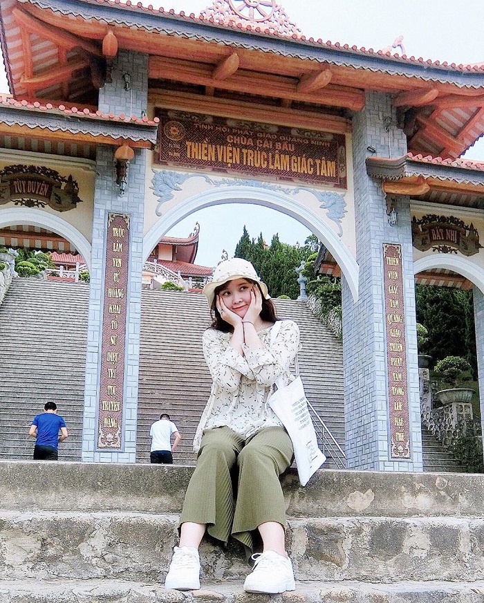 V&eacute; m&aacute;y bay đi V&acirc;n Đồn th&aacute;ng 10