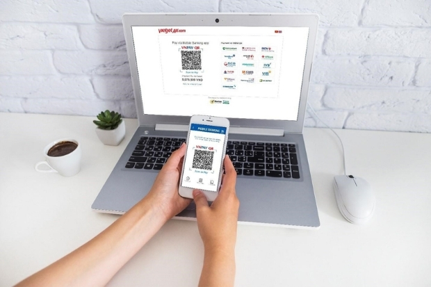 H&agrave;nh kh&aacute;ch check-in nhanh bằng QR Code si&ecirc;u tiện lợi