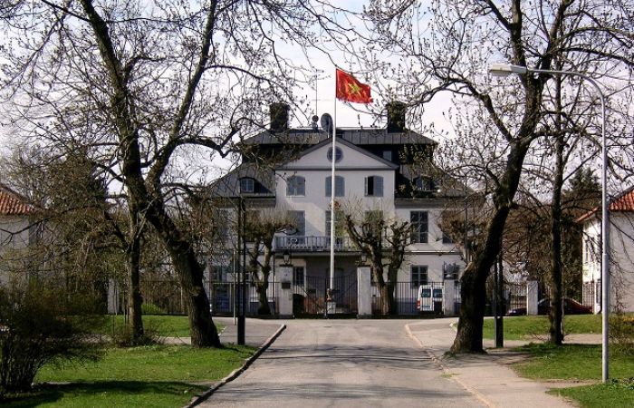 đại sứ qu&aacute;n việt nam