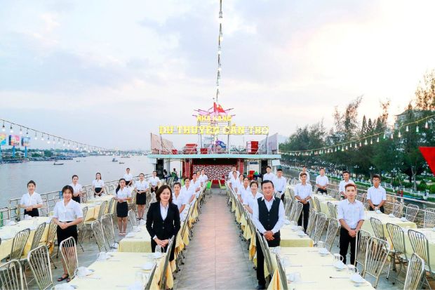 Bến Ninh Kiều - Nhà hàng du thuyền