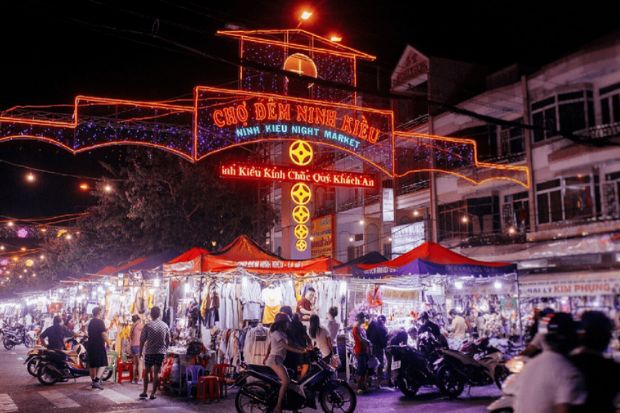 Bến Ninh Kiều - Chợ đêm Ninh Kiều 