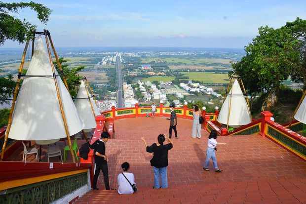 Cáp treo núi Sam - Điểm dừng chân mới