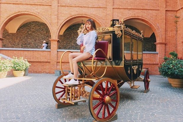 Lâu đài rượu vang Phan Thiết - Cỗ xe