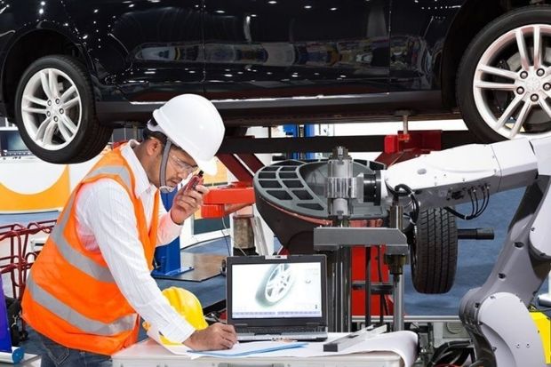 ng&agrave;nh nghề ưu ti&ecirc;n định cư tại &Uacute;c - c&ocirc;ng nh&acirc;n bu&ocirc;n b&aacute;n &ocirc; t&ocirc; v&agrave; kỹ thuật