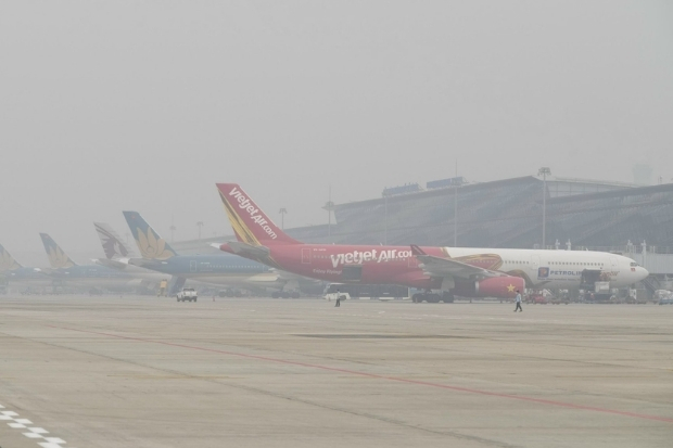 Điều kiện thời tiết xấu như sương m&ugrave; d&agrave;y đặc c&oacute; thể g&acirc;y chậm chuyến, ảnh hưởng trực tiếp đến thời gian bay thực tế