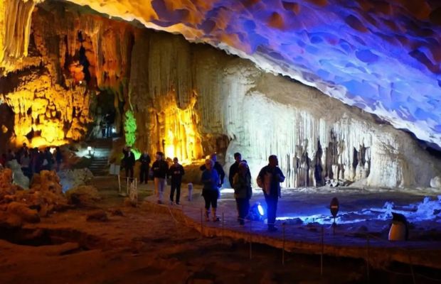 tour-du-lich-ha-long-dong-thien-cung Động thiên cung lộng lẫy thu hút nhiều du khách ghé thăm