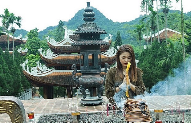 tour du lịch tâm linh - chùa hương