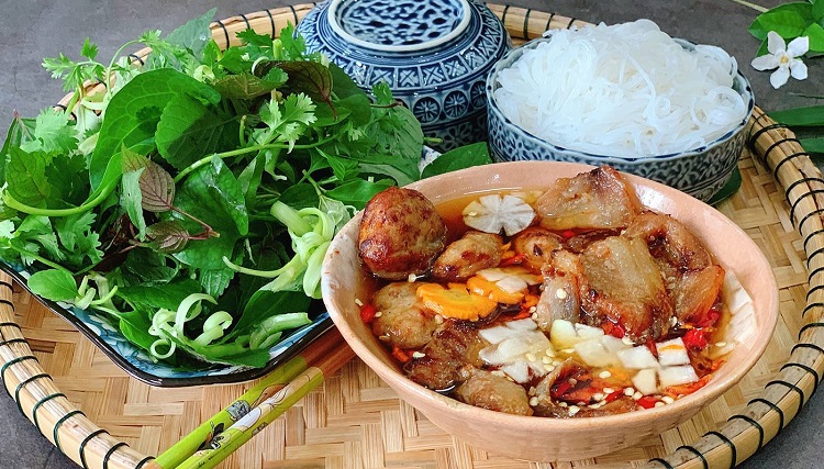 B&uacute;n chả H&agrave; Nội