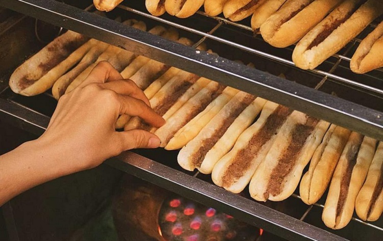 B&aacute;nh m&igrave; cay Hải Ph&ograve;ng