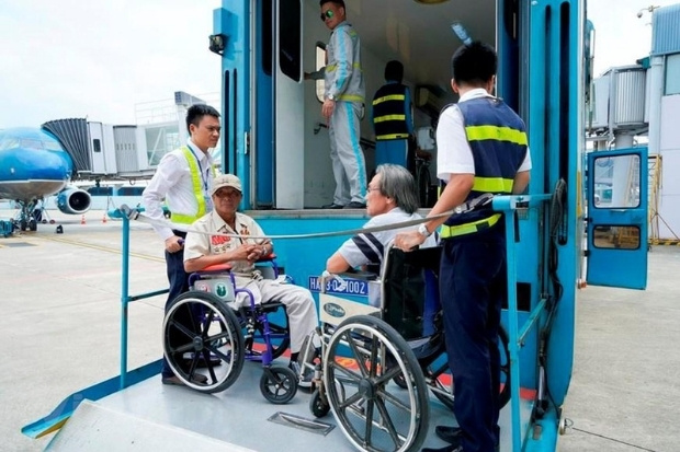Dịch vụ xe lăn hỗ trợ người cao tuổi khi bay Vietnam Airlines