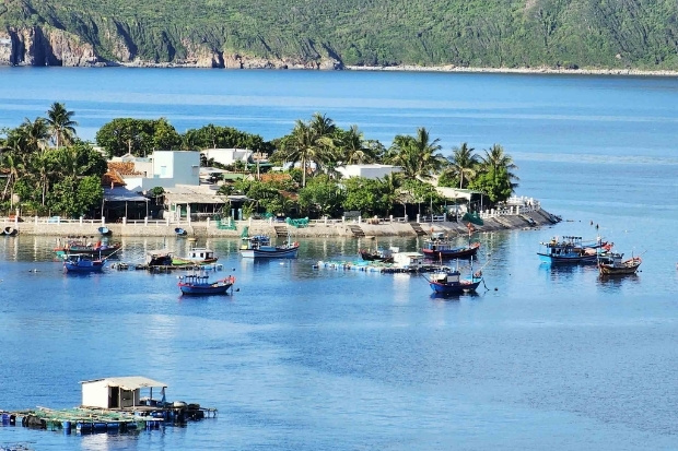 Kh&aacute;m ph&aacute; l&agrave;ng ch&agrave;i B&iacute;ch Đầm với v&eacute; m&aacute;y bay Vietnam Airlines đi Nha Trang 
