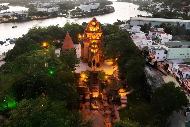 Lễ hội Th&aacute;p B&agrave; Ponagar - Sự kiện văn h&oacute;a t&acirc;m linh lớn nhất v&ugrave;ng