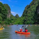 Hành trình chèo thuyền Kayak Tràng An khám phá non nước