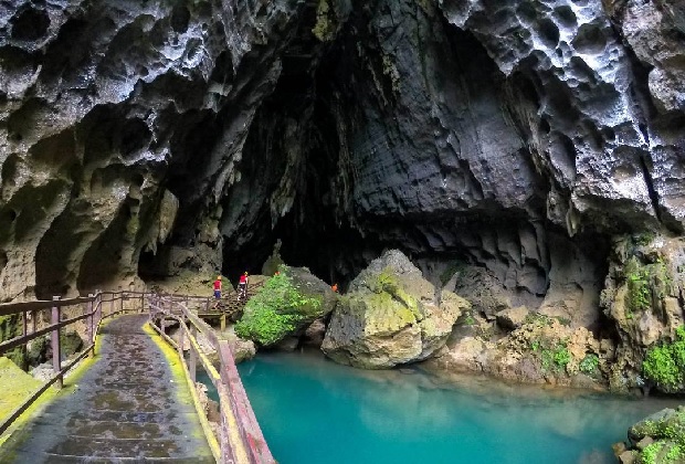 Lối v&agrave;o Hang Tối Tr&agrave;ng An