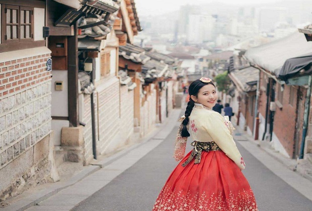 du lịch h&agrave;n quốc m&ugrave;a xu&acirc;n - l&agrave;ng hanok