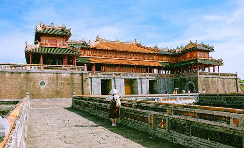 Cố đô Huế mang nét đẹp cổ kính từ các cung điện và nét đẹp văn hóa vé máy bay Côn Đảo Huế