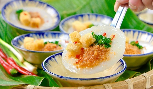 Đừng quên thưởng thức ẩm thực đa dạng, hấp dẫn khi có dịp du lịch Huế bánh bèo Huế