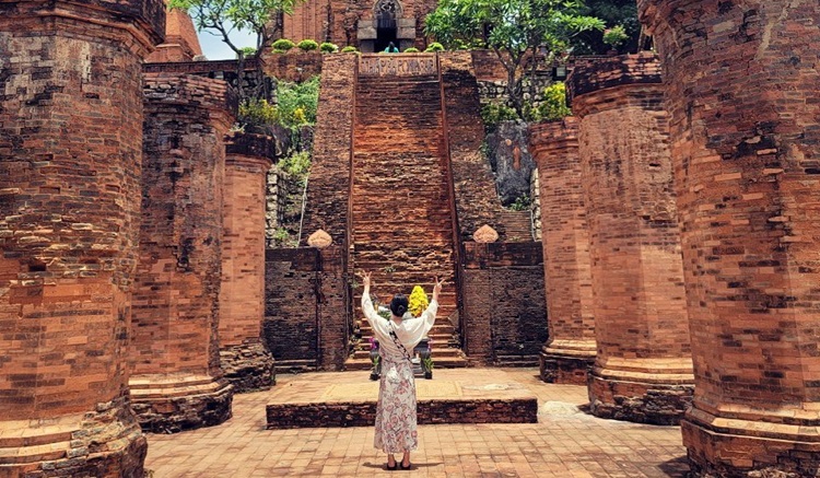 Tháp bà Ponagar Nha Trang