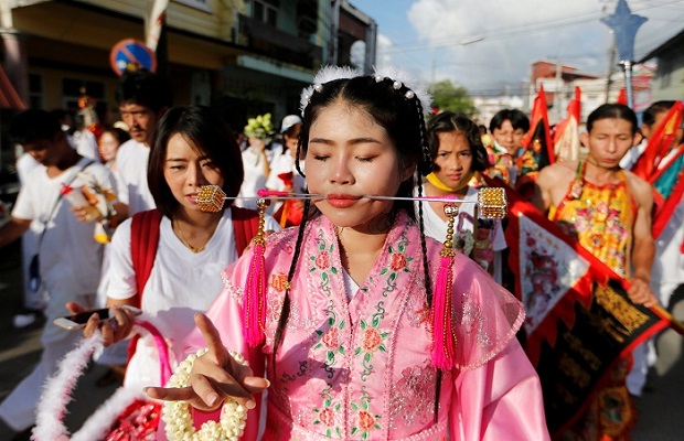 các lễ hội thái lan nổi tiếng - lễ hội ăn chay ở phuket