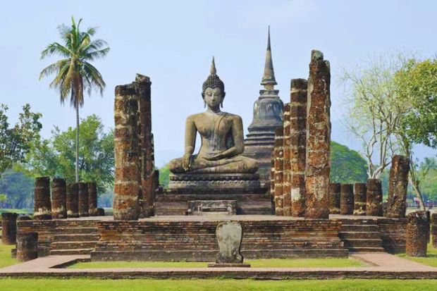 Các ngôi chùa Thái Lan nổi tiếng - Chùa Wat Mahathat 