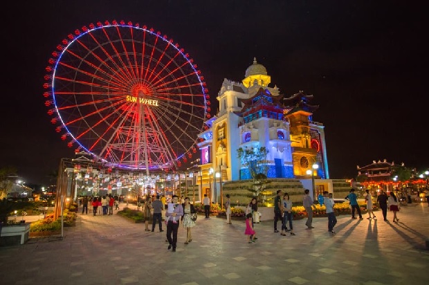 cáp treo Nữ Hoàng - Vòng quay mặt trời Sun Wheel