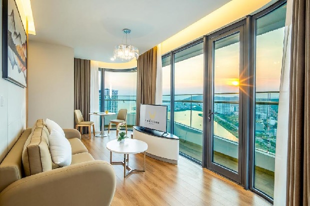 Khách Sạn DeLaSea Hạ Long sang trọng