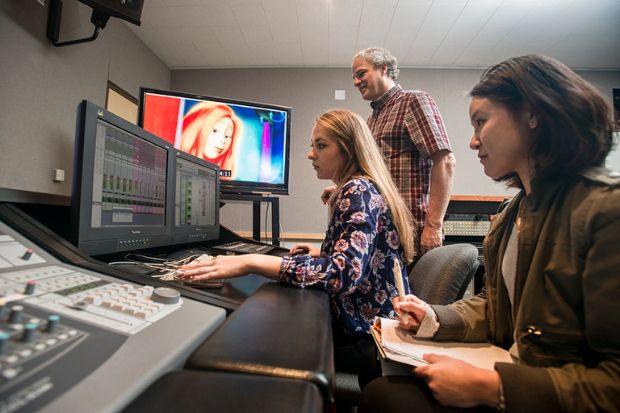 Chương tr&igrave;nh du học Mỹ ng&agrave;nh Điện ảnh