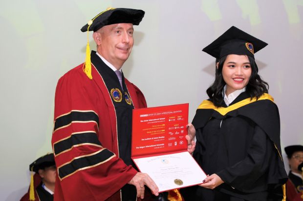 Các suất học bổng dành cho sinh viên ngôn ngữ Anh