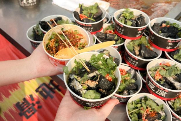 Du lịch Hà Khẩu Trung Quốc 2 ngày 1 đêm - Một số món ăn vặt khác