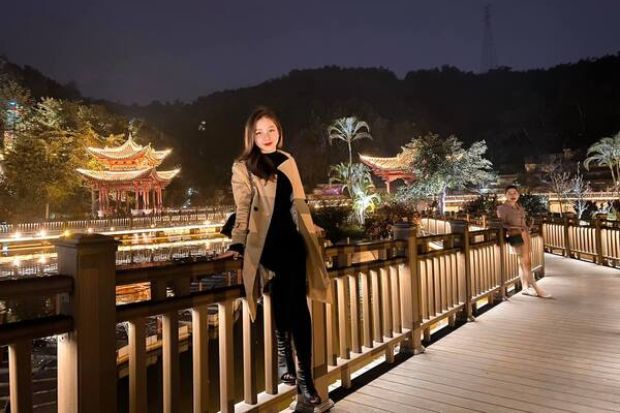 Du lịch Hà Khẩu Trung Quốc 2 ngày 1 đêm - Công viên ánh sáng Hà Khẩu