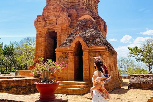 Du lịch Mũi Né 2 ngày 1 đêm tự túc - Tháp Poshanu