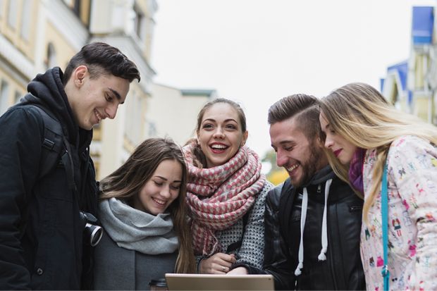 Nên định cư ở nước nào? Top các quốc gia có nhiều người Việt định cư