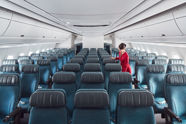 hạng ghế phổ thông Cathay Pacific