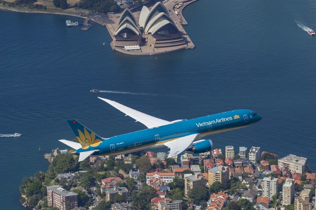 Vietnam Airlines bay đi &Uacute;c 