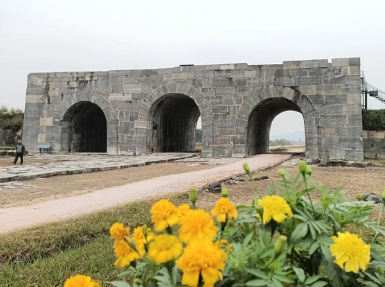 Thành Nhà Hồ Thanh Hóa