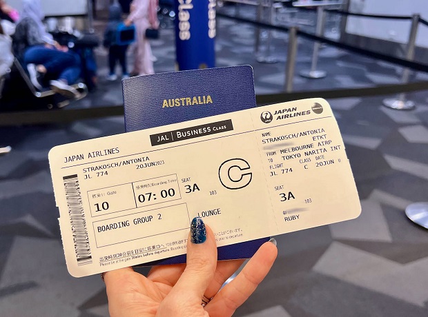 đổi vé máy bay Japan Airlines