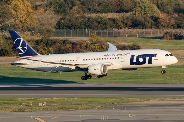 V&eacute; m&aacute;y bay LOT Polish Airlines v&agrave; c&aacute;c th&ocirc;ng tin về&nbsp;h&atilde;ng&nbsp;