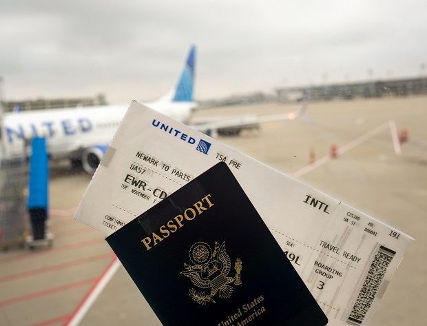 đổi vé máy bay United Airlines