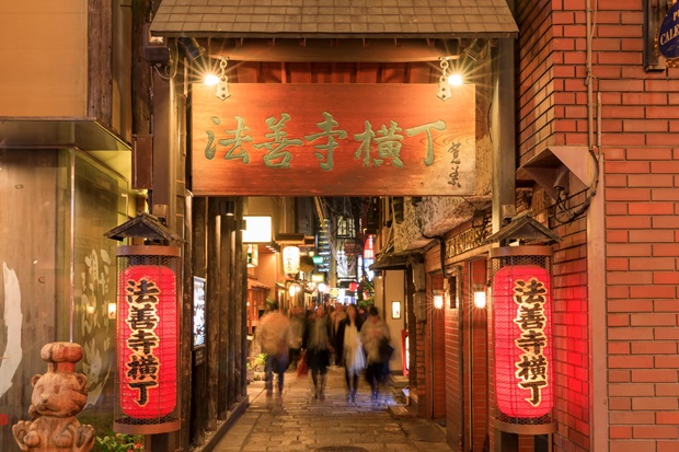 Địa điểm check in Osaka - PHỐ CỔ HOZENJI YOKOCHO