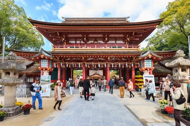 Địa điểm check in Osaka - Đền Osaka Tenmangu