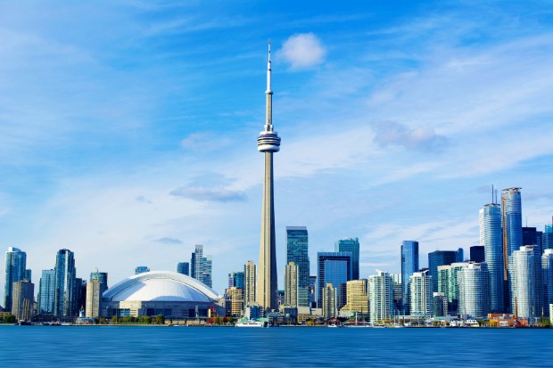 Tháp CN, Toronto có gì chơi