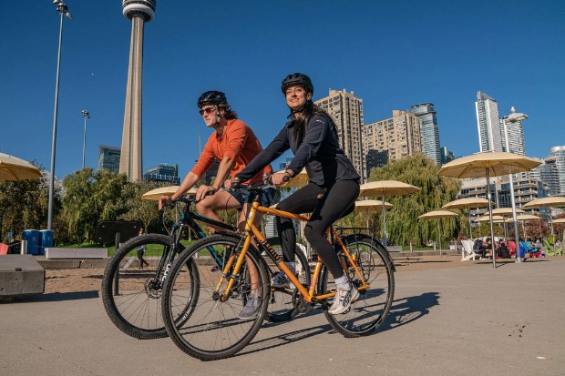 Khám phá Toronto bằng xe đạp