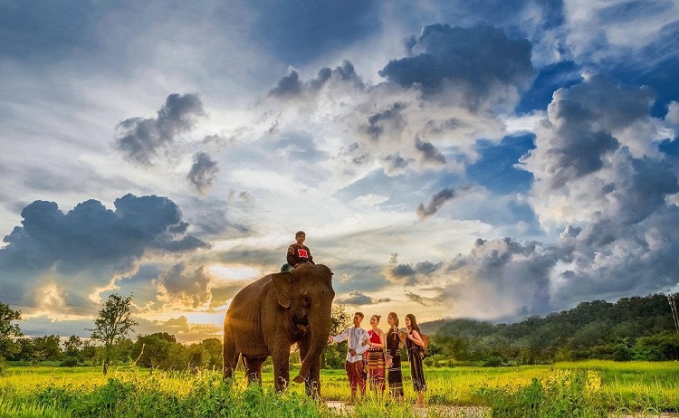 Vé máy bay Đồng Hới Buôn Ma Thuột