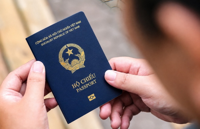 Dịch vụ l&agrave;m hộ chiếu khẩn, nhanh ở TP. Hồ Ch&iacute; Minh uy t&iacute;n.