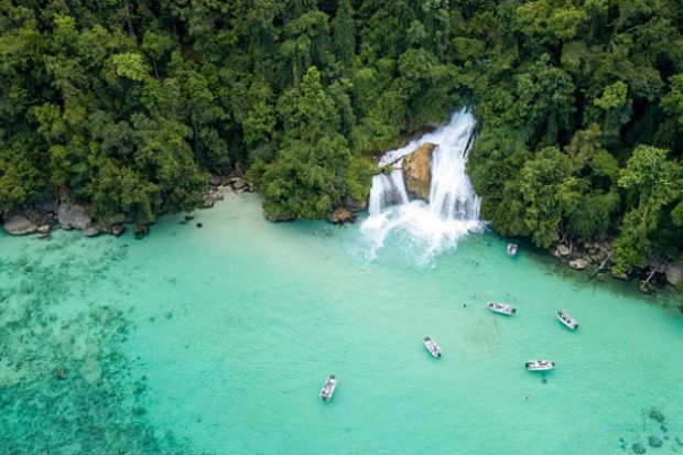 Đảo Raja Ampat - Thác nước