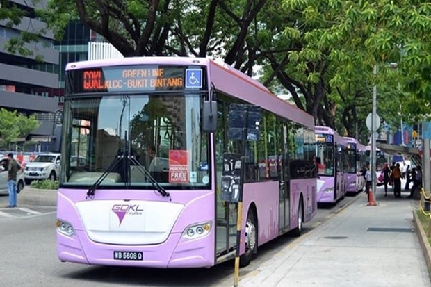 Điều cấm kỵ du lịch Malaysia - Ăn uống khi ngồi trên phương tiện công cộng